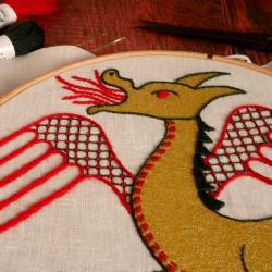 Kit de broderie débuant : L'Or du Dragon